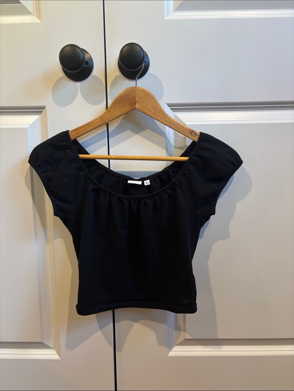 Aritzia Black Scoop-Neck Cropped Top
